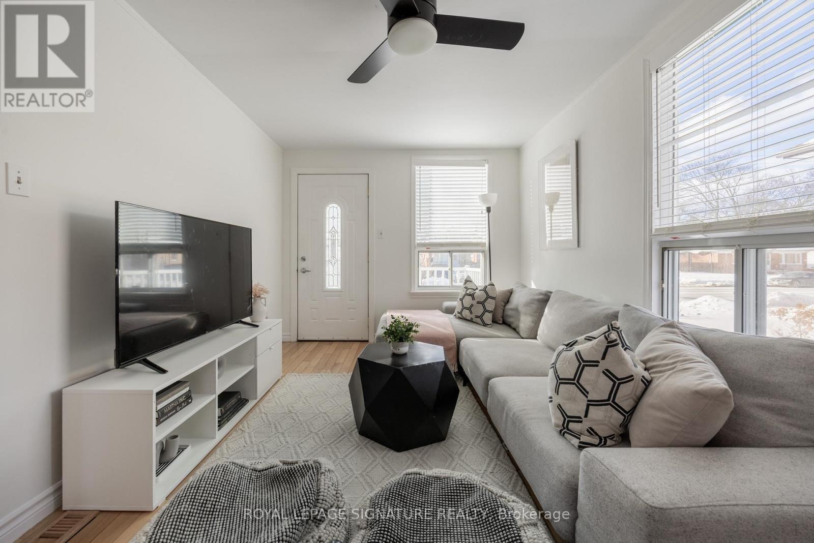 405 Pharmacy Avenue, Toronto, Ontario  M1L 3G5 - Photo 6 - E12720538