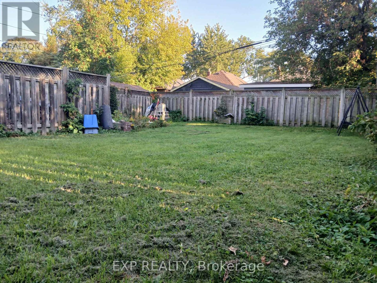 Lower Unit B - 861 Cosburn Avenue, Toronto, Ontario  M4C 2W4 - Photo 5 - E12720550