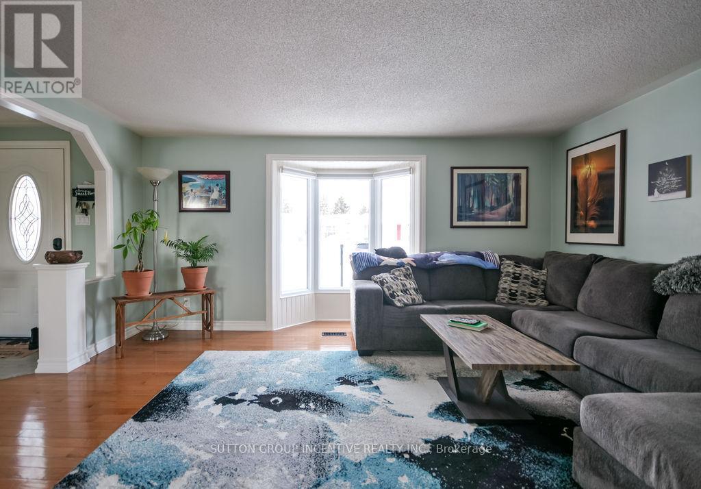 7 Gander Cove, Innisfil, Ontario  L9S 1R9 - Photo 10 - N12720508