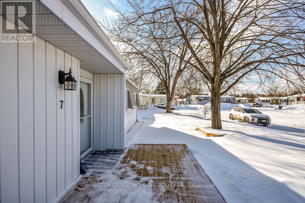 7 Gander Cove, Innisfil, Ontario  L9S 1R9 - Photo 5 - N12720508