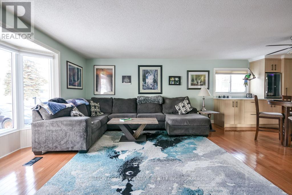 7 Gander Cove, Innisfil, Ontario  L9S 1R9 - Photo 8 - N12720508