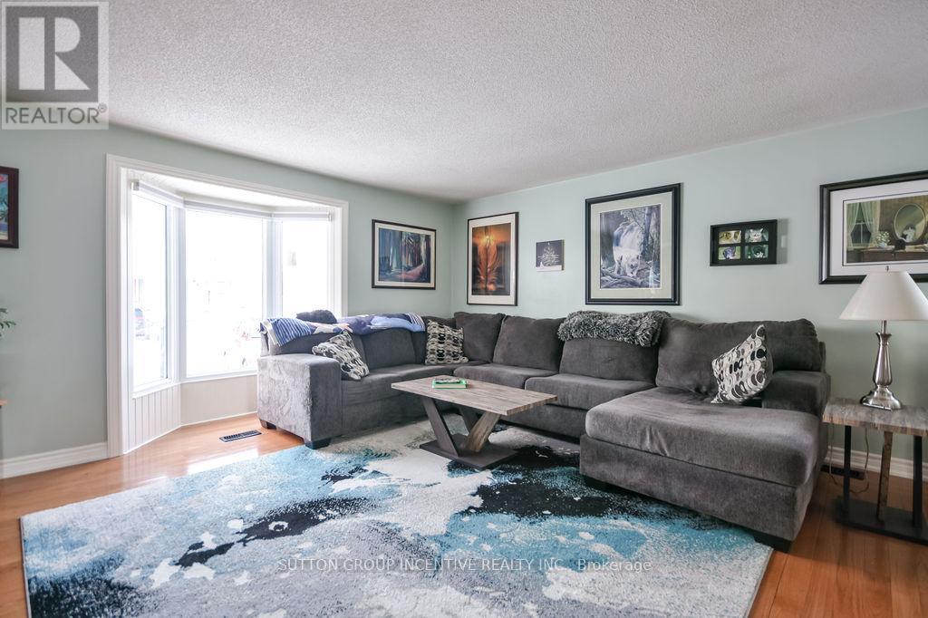 7 Gander Cove, Innisfil, Ontario  L9S 1R9 - Photo 9 - N12720508