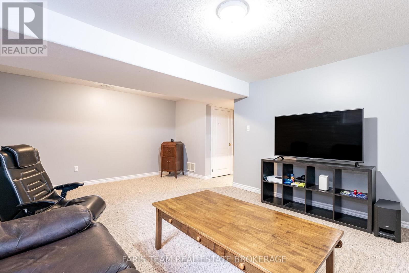 34 Quigley Street, Essa, Ontario  L0M 1B5 - Photo 20 - N12720674