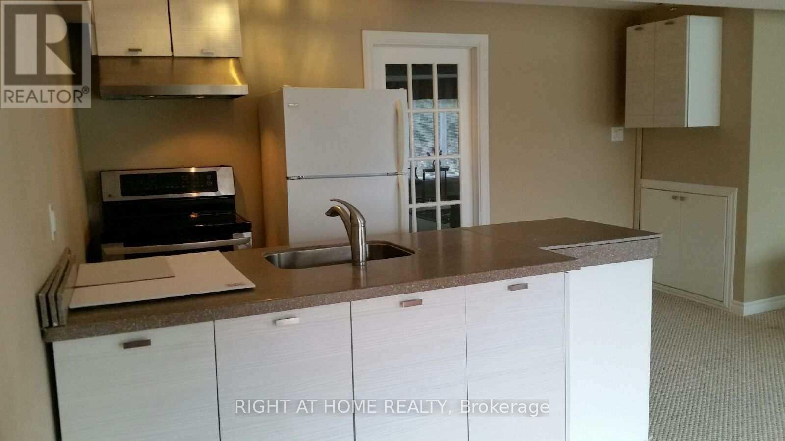 824 Shadrach Drive, Newmarket, Ontario  L3X 2H2 - Photo 11 - N12720698