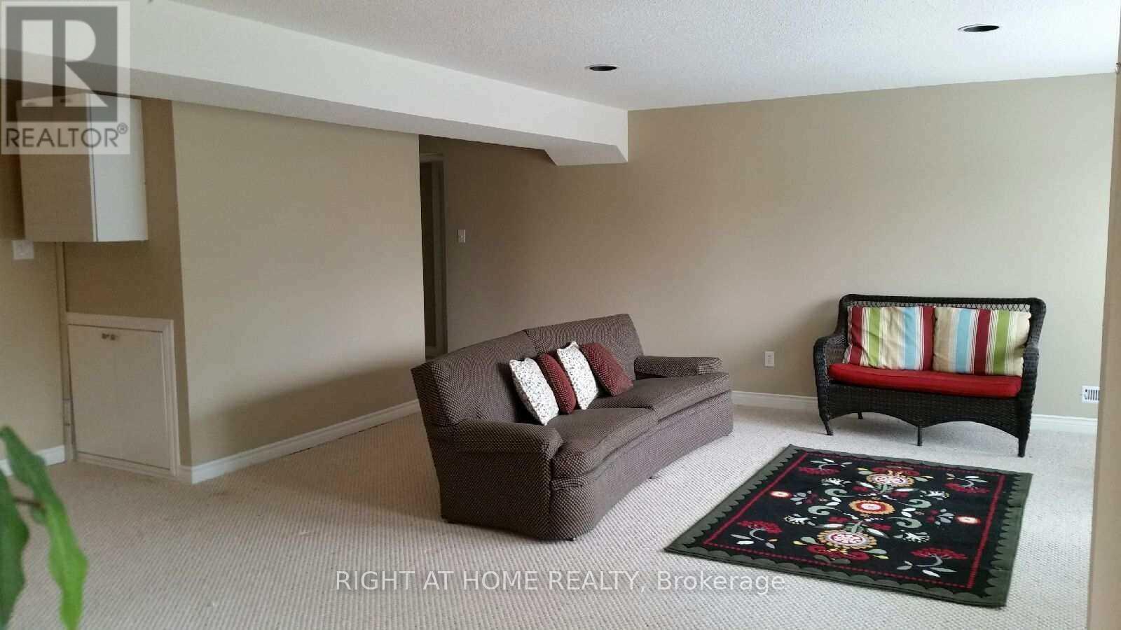 824 Shadrach Drive, Newmarket, Ontario  L3X 2H2 - Photo 12 - N12720698