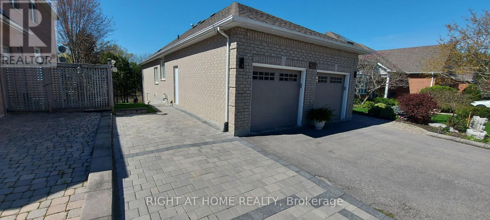 824 Shadrach Drive, Newmarket, Ontario  L3X 2H2 - Photo 3 - N12720698