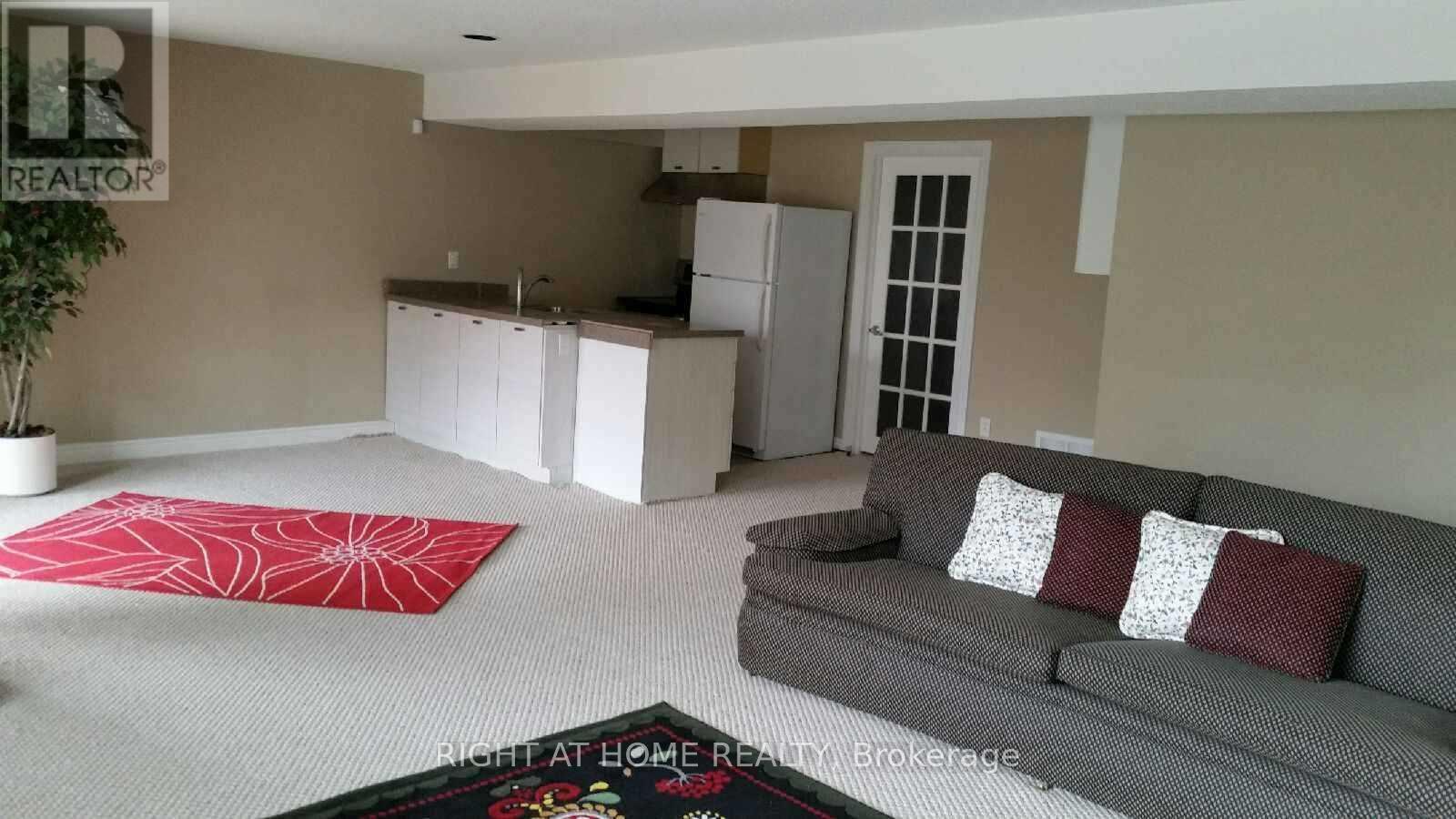 824 Shadrach Drive, Newmarket, Ontario  L3X 2H2 - Photo 7 - N12720698