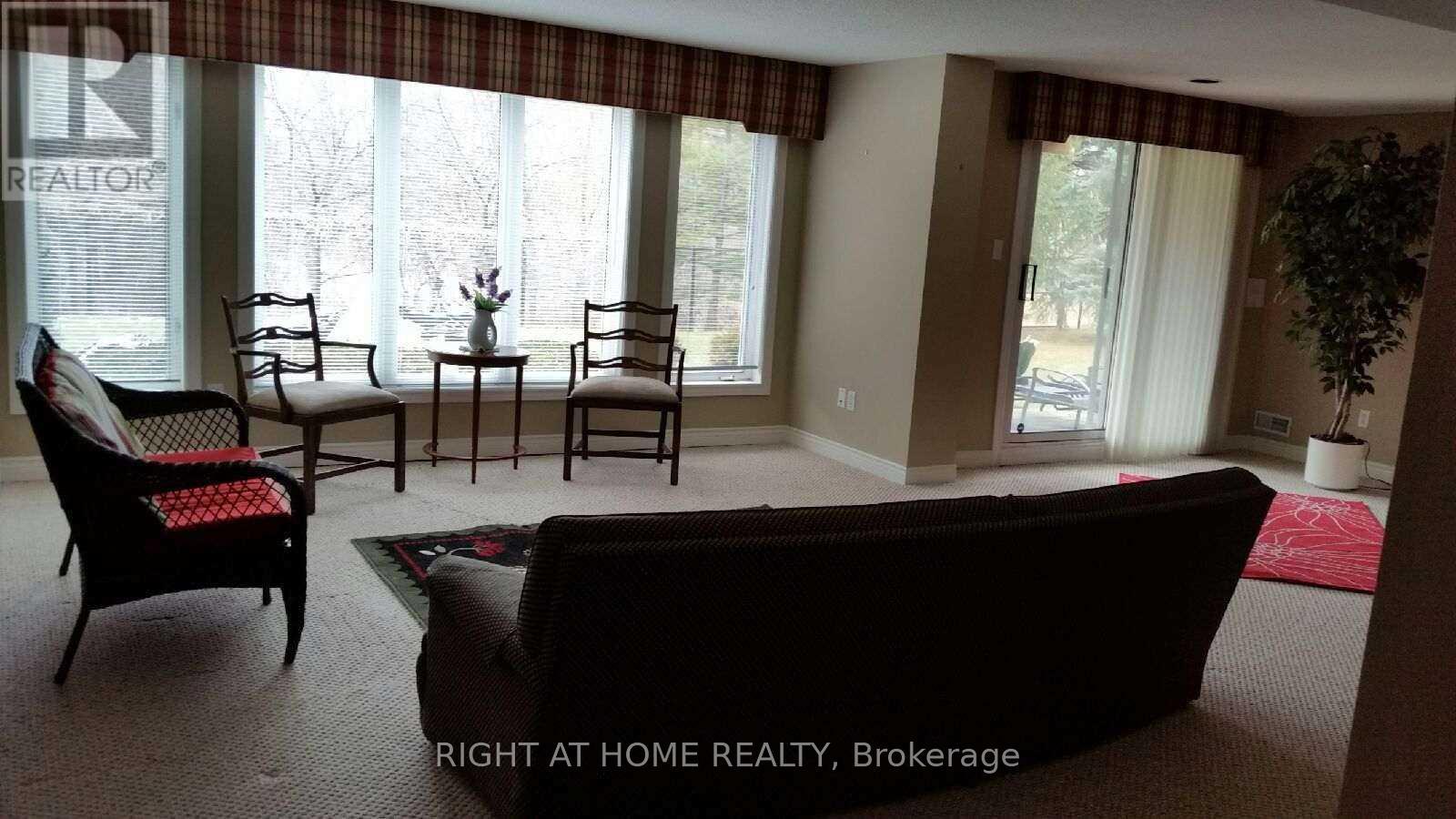 824 Shadrach Drive, Newmarket, Ontario  L3X 2H2 - Photo 9 - N12720698