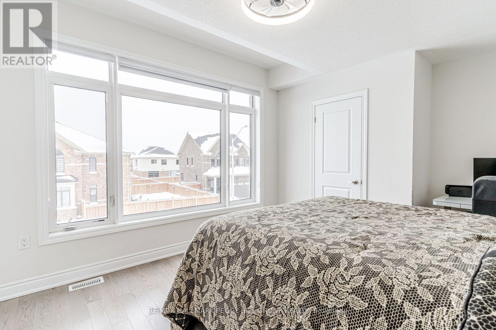 12 Valleybrook Road, Barrie, Ontario  L9J 0L4 - Photo 10 - S12720500