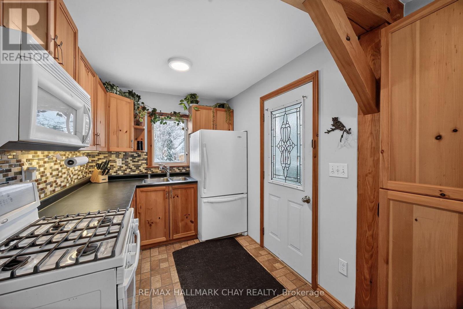 323 Bell Street, Tay, Ontario  L0K 1R0 - Photo 4 - S12720562