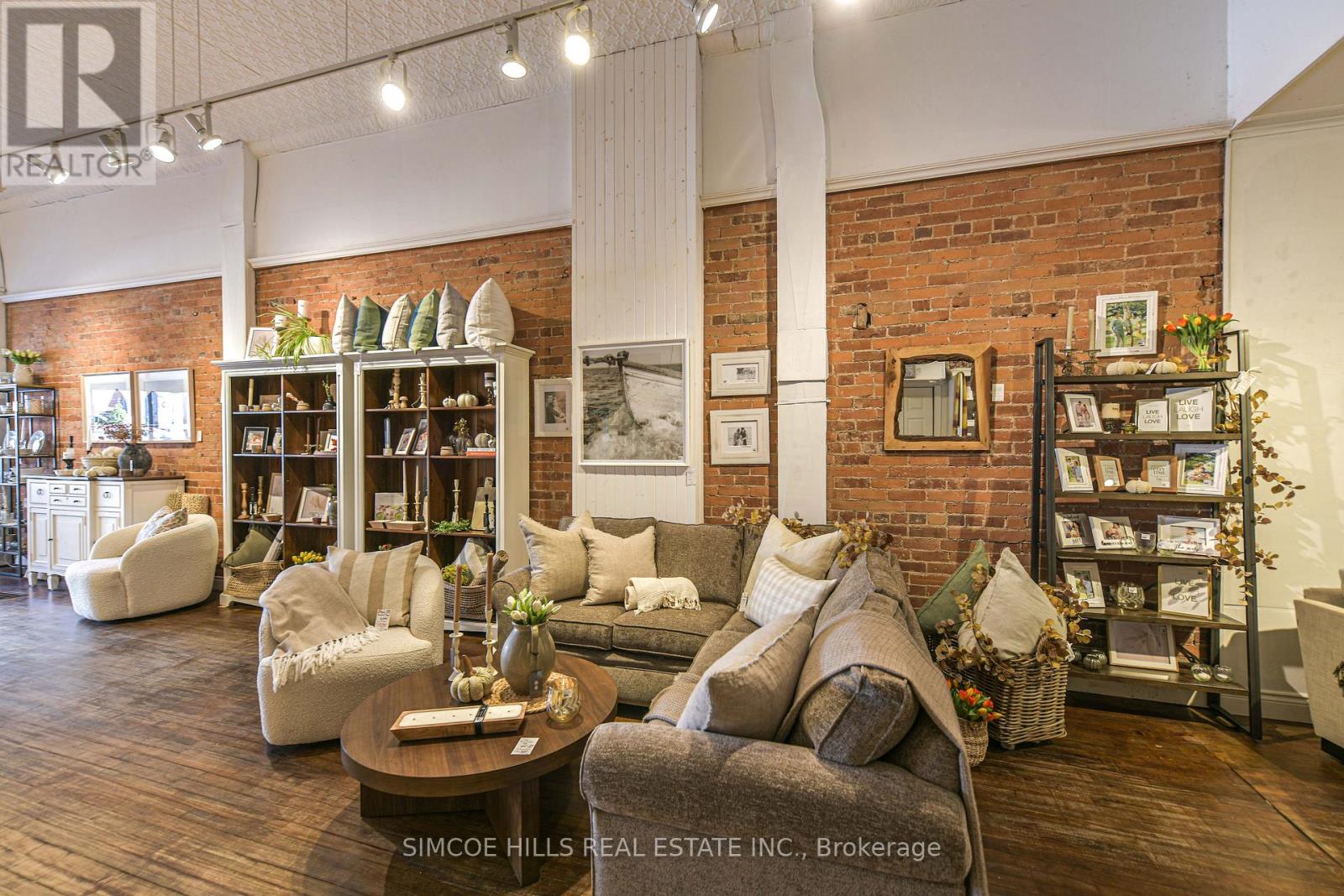 137-141 Mississaga Street E, Orillia, Ontario  L4V 1V6 - Photo 13 - S12720662