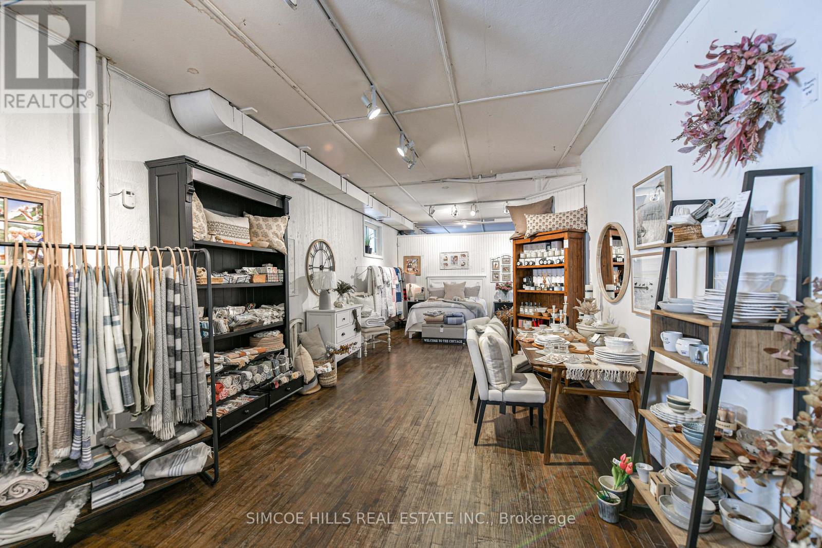 137-141 Mississaga Street E, Orillia, Ontario  L4V 1V6 - Photo 15 - S12720662