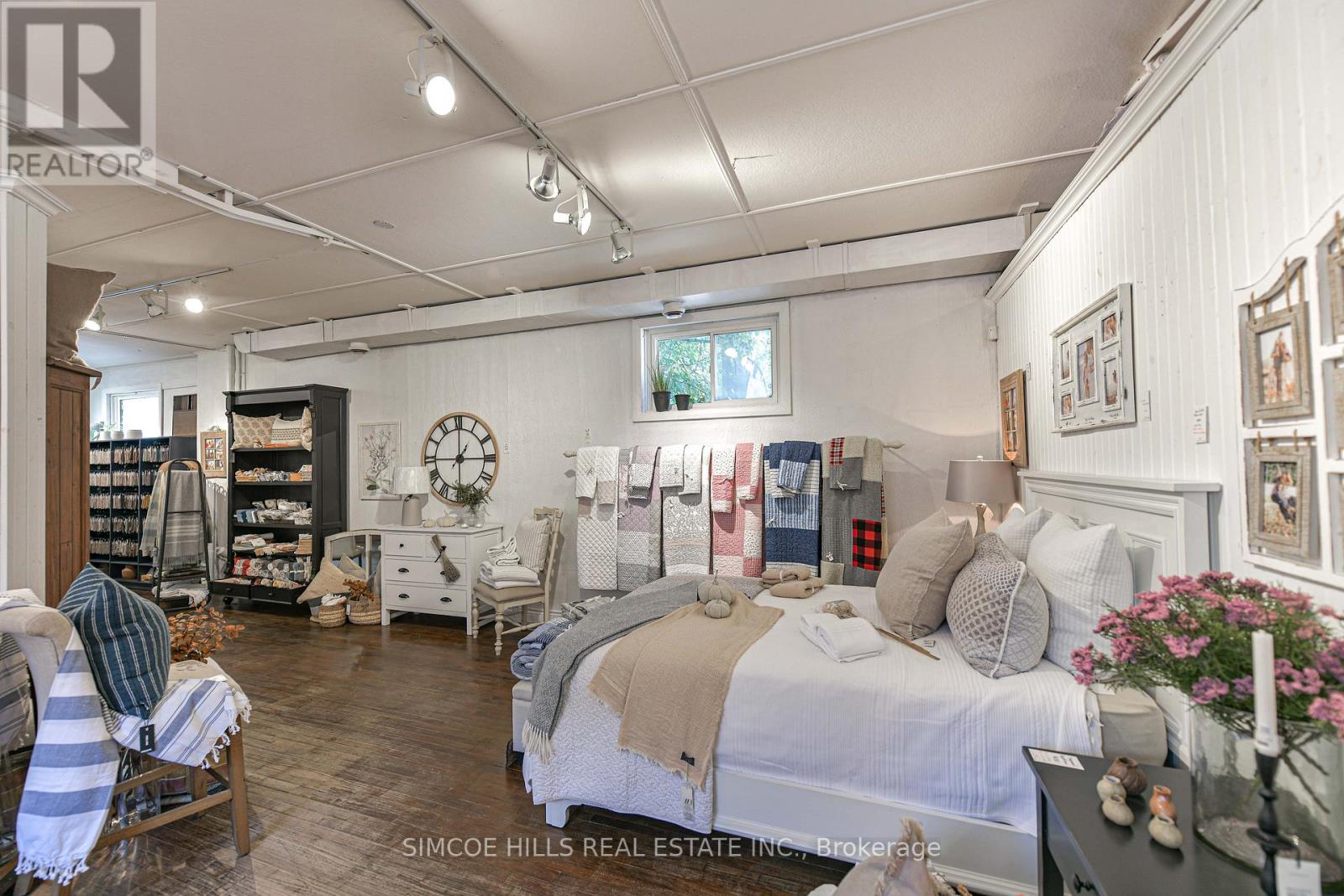 137-141 Mississaga Street E, Orillia, Ontario  L4V 1V6 - Photo 17 - S12720662