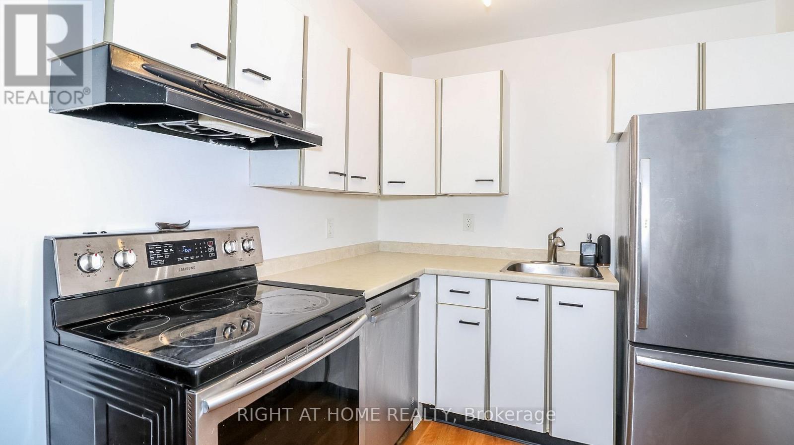 113 - 126 Bell Farm Road, Barrie, Ontario  L4M 6J3 - Photo 7 - S12720694