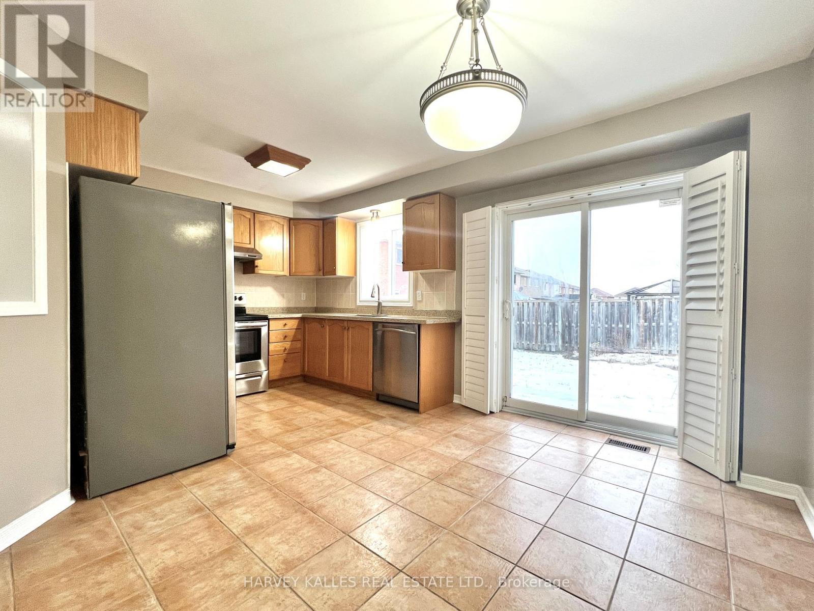 55 Native Landing, Brampton, Ontario  L6X 5A7 - Photo 6 - W12703206