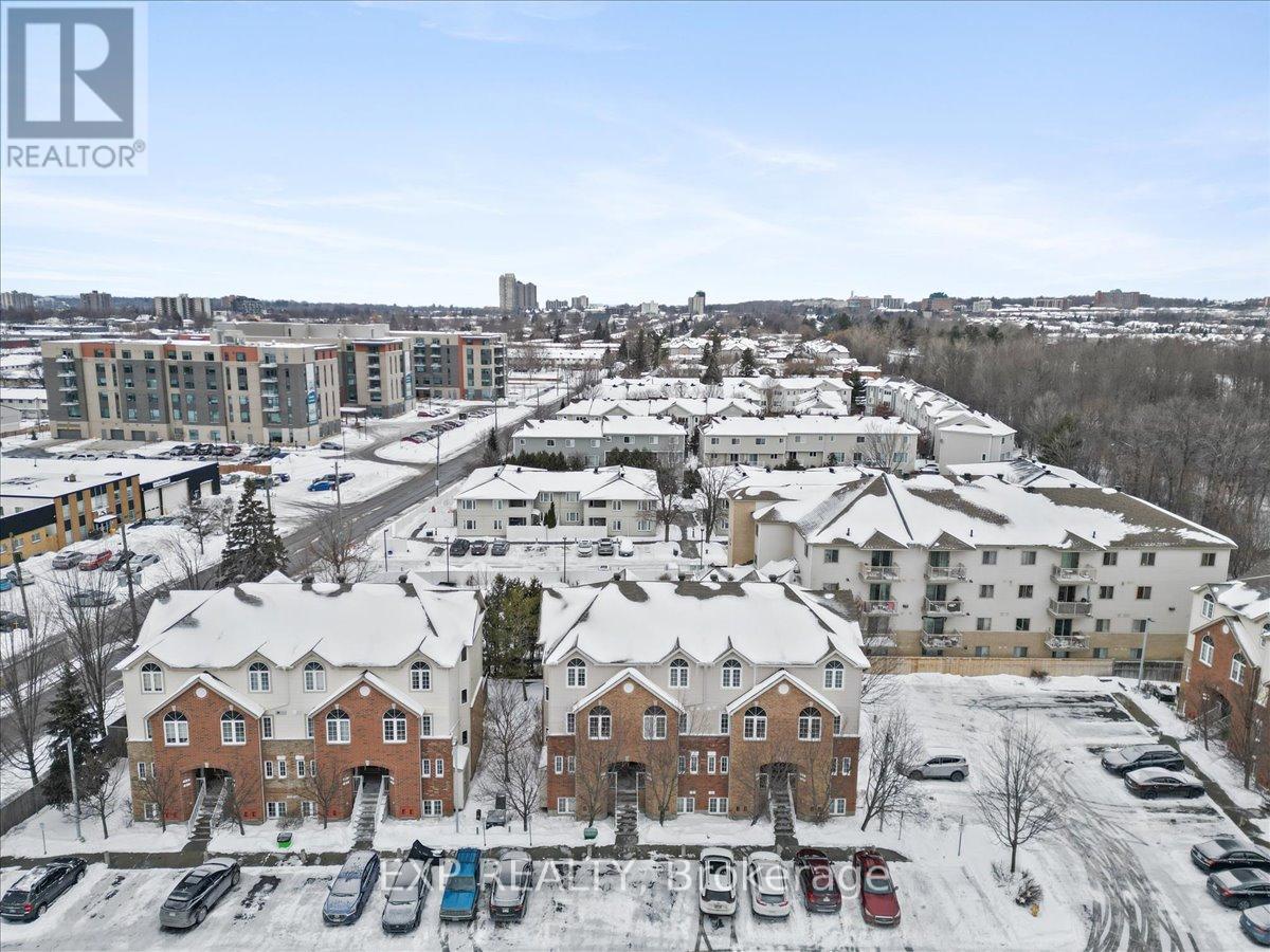 69 Steele Park Private, Ottawa, Ontario  K1J 0J2 - Photo 14 - X12537834