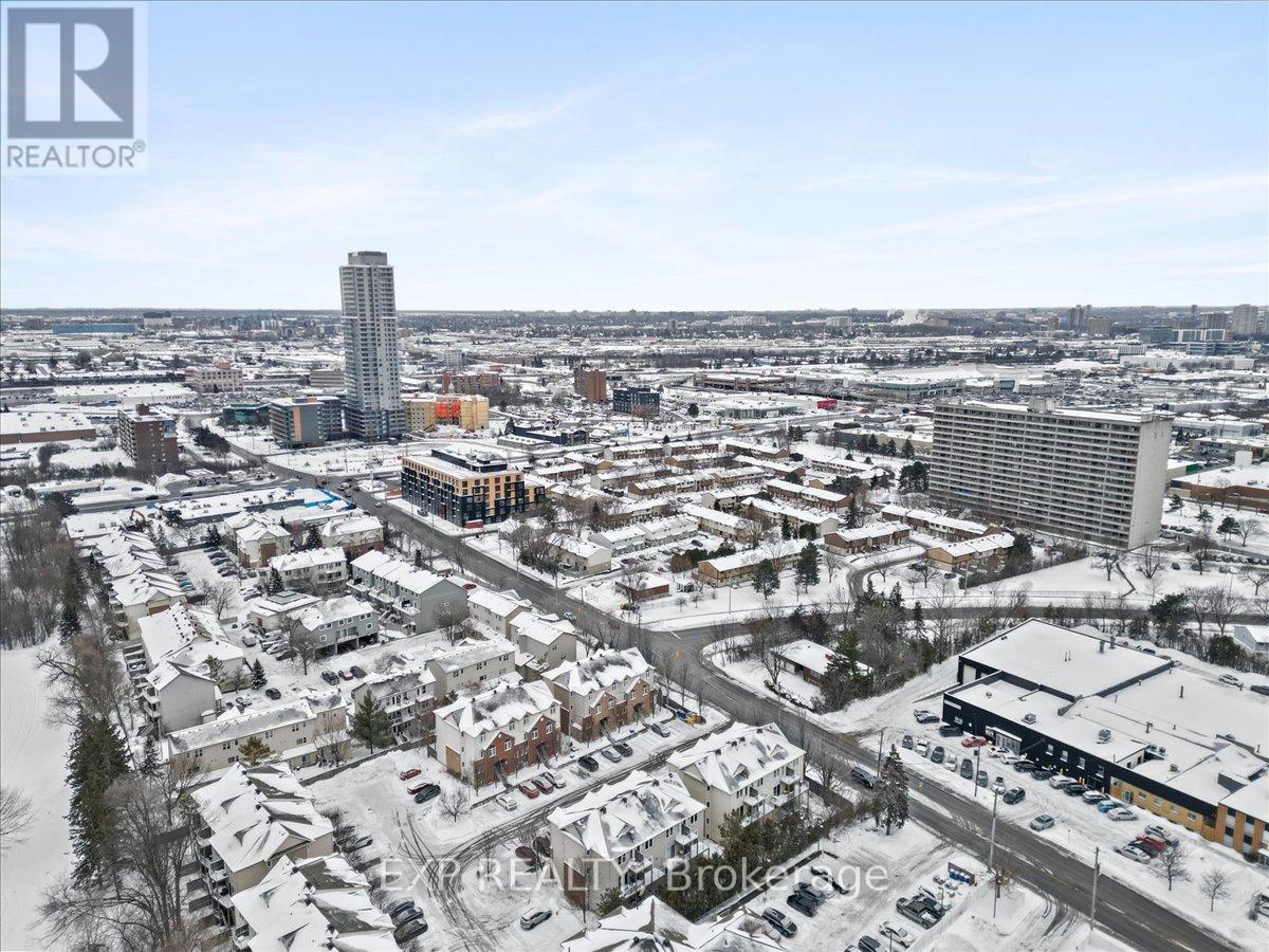 69 Steele Park Private, Ottawa, Ontario  K1J 0J2 - Photo 18 - X12537834