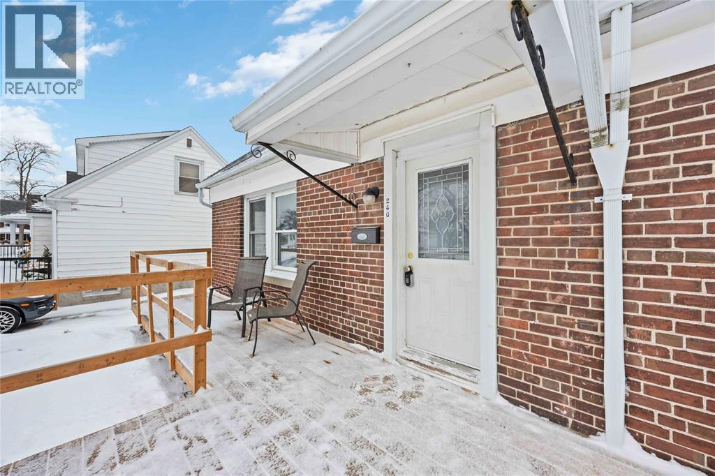 240 Gibson Street, Sarnia, Ontario  N7T 3N2 - Photo 4 - 26001651