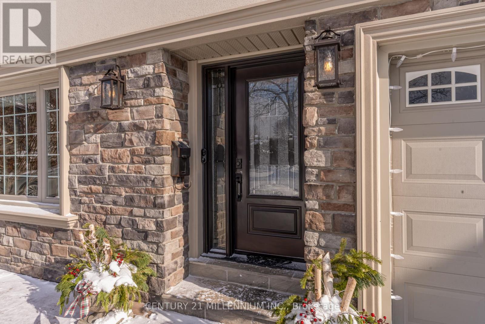 58 Ridgehill Drive, Brampton, Ontario  L6Y 2C6 - Photo 3 - W12720452