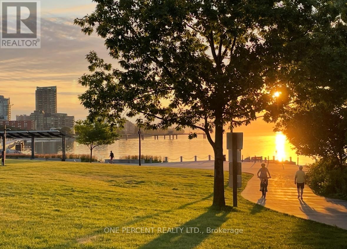 16 - 1351 Lakeshore Road, Burlington, Ontario  L7S 1B1 - Photo 4 - W12720466