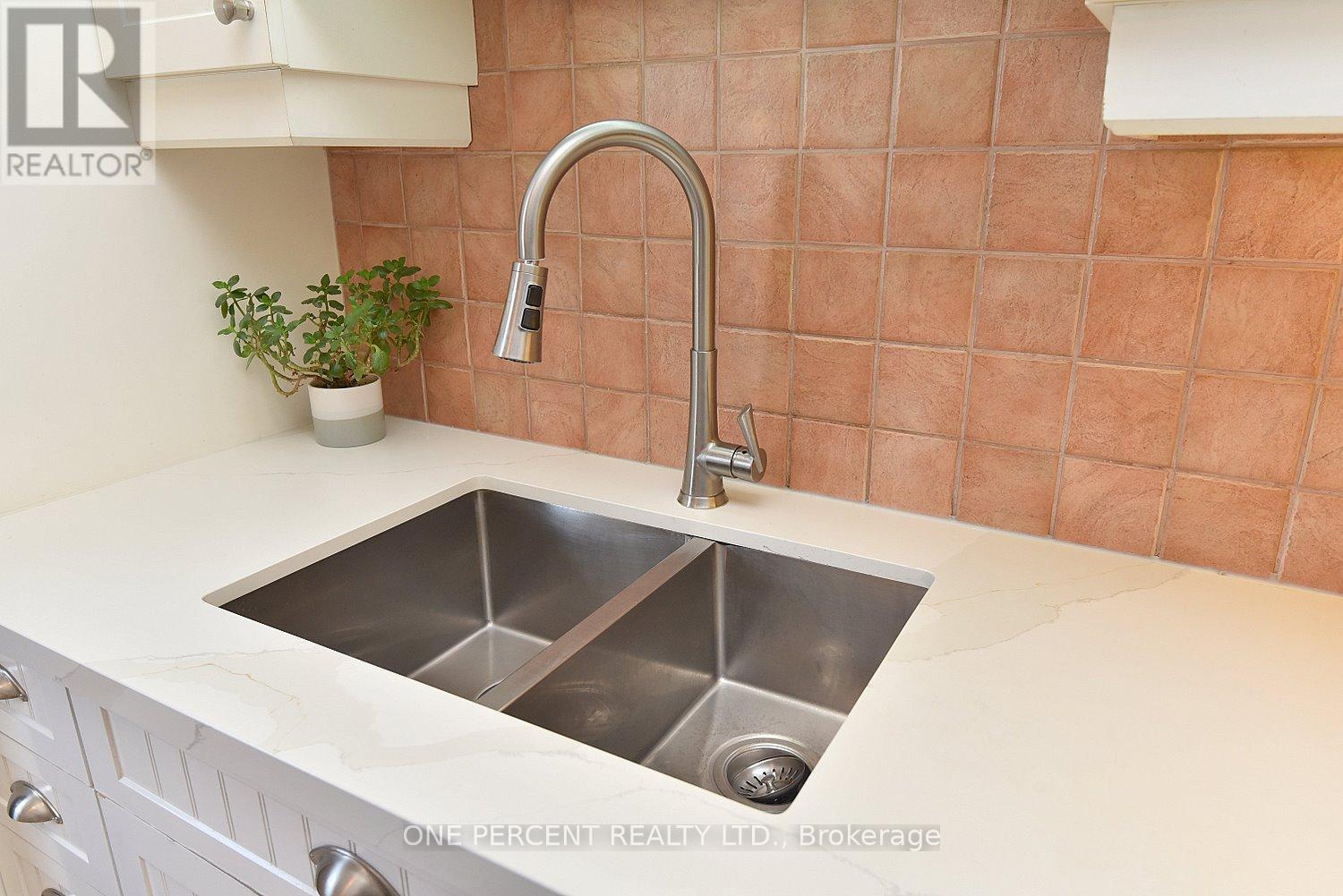 16 - 1351 Lakeshore Road, Burlington, Ontario  L7S 1B1 - Photo 9 - W12720466