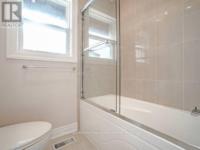 Upper - 2467 Islington Avenue, Toronto, Ontario  M9W 3X9 - Photo 17 - W12720526