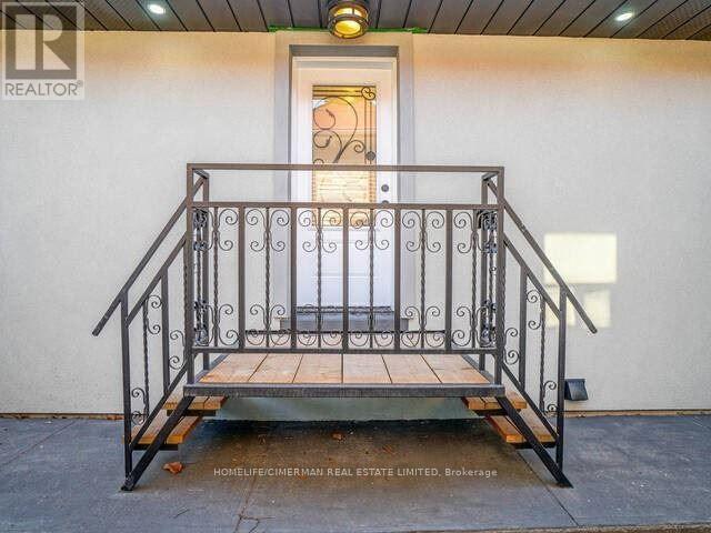 Upper - 2467 Islington Avenue, Toronto, Ontario  M9W 3X9 - Photo 19 - W12720526