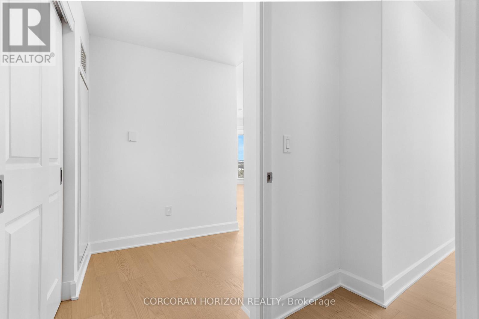 1904 - 3240 William Coltson Avenue, Oakville, Ontario  L6H 8C8 - Photo 11 - W12720608