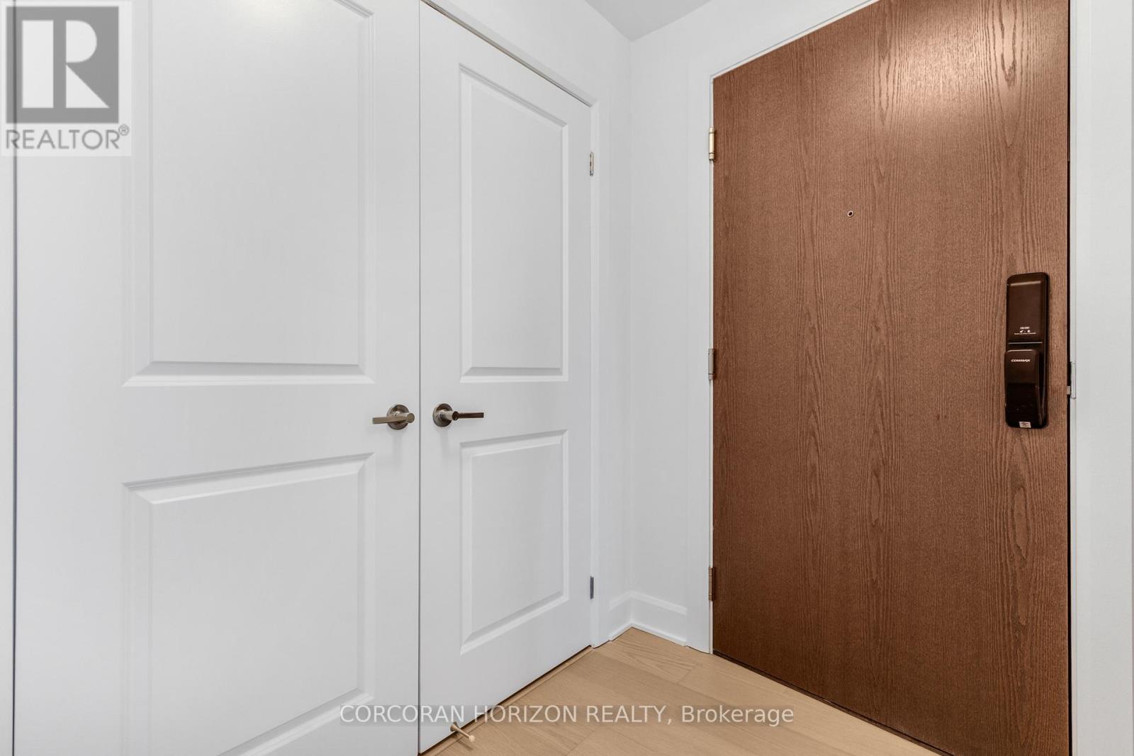 1904 - 3240 William Coltson Avenue, Oakville, Ontario  L6H 8C8 - Photo 3 - W12720608