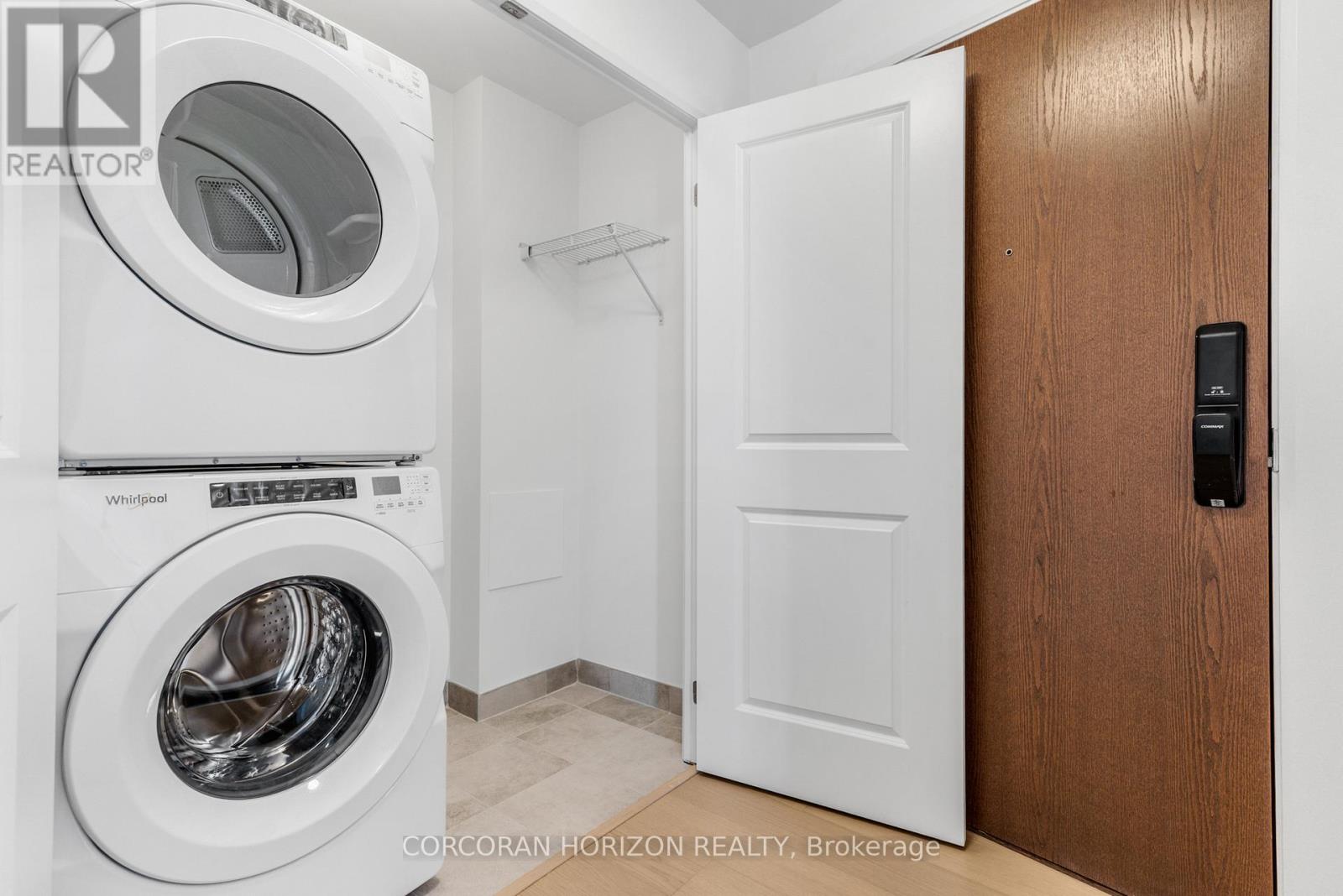 1904 - 3240 William Coltson Avenue, Oakville, Ontario  L6H 8C8 - Photo 4 - W12720608