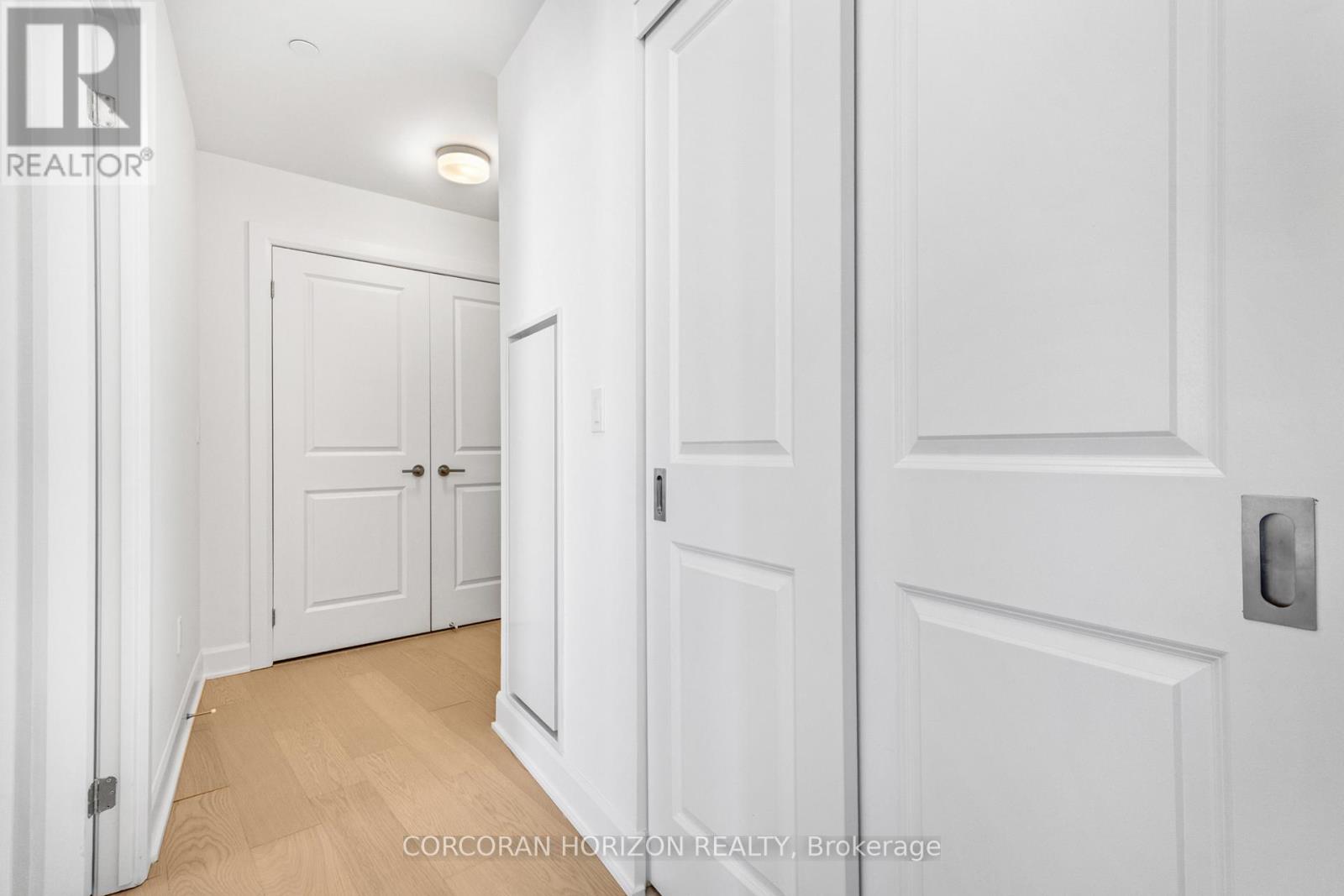 1904 - 3240 William Coltson Avenue, Oakville, Ontario  L6H 8C8 - Photo 5 - W12720608