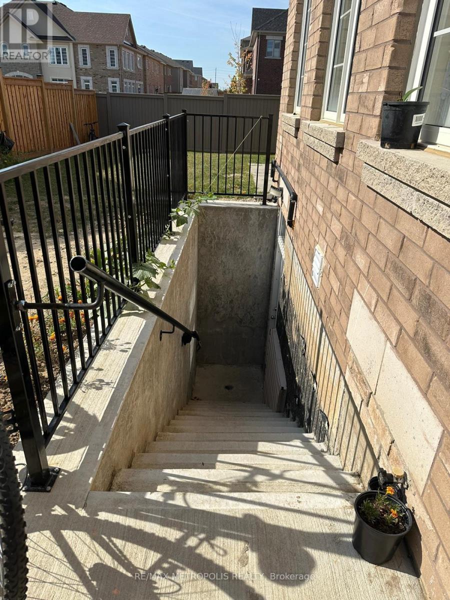 Bsmt - 31 Elverton Crescent, Brampton, Ontario  L7A 4Z4 - Photo 2 - W12720634