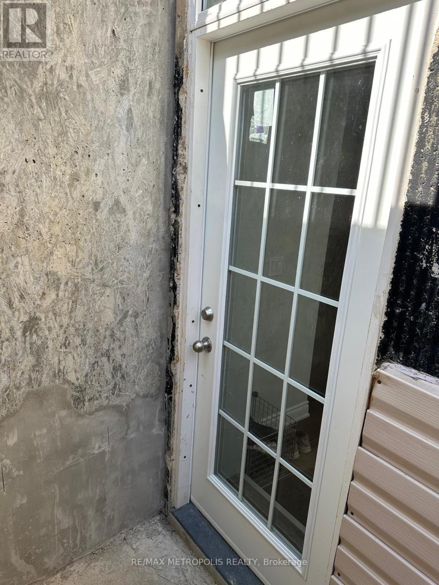 Bsmt - 31 Elverton Crescent, Brampton, Ontario  L7A 4Z4 - Photo 3 - W12720634