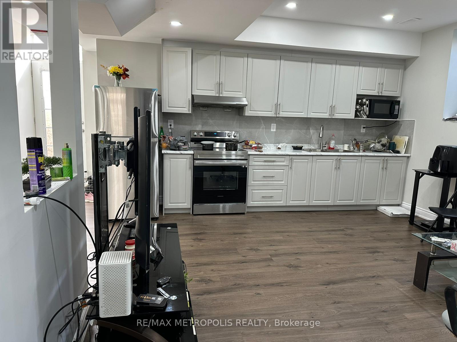 Bsmt - 31 Elverton Crescent, Brampton, Ontario  L7A 4Z4 - Photo 5 - W12720634