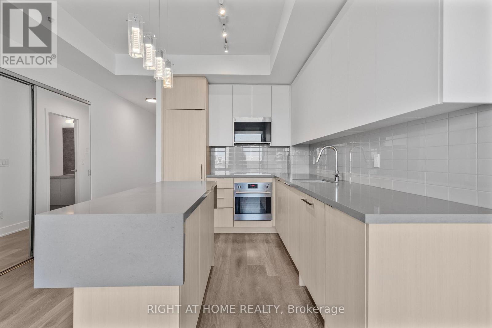 906 - 297 Oak Walk Drive, Oakville, Ontario  L6H 6Z3 - Photo 16 - W12720666