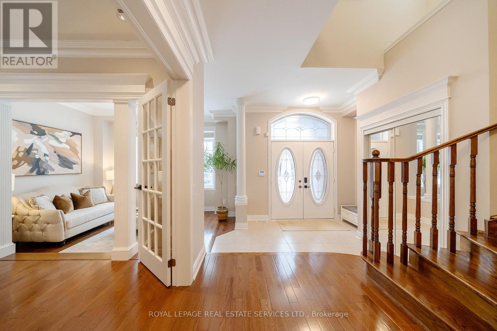 165 Alison Crescent, Oakville, Ontario  L6L 0C7 - Photo 2 - W12720678