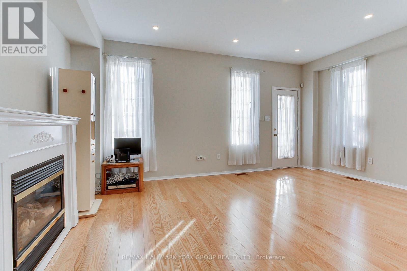 60 Delabo Drive, Toronto, Ontario  M3J 3S4 - Photo 10 - W12720680