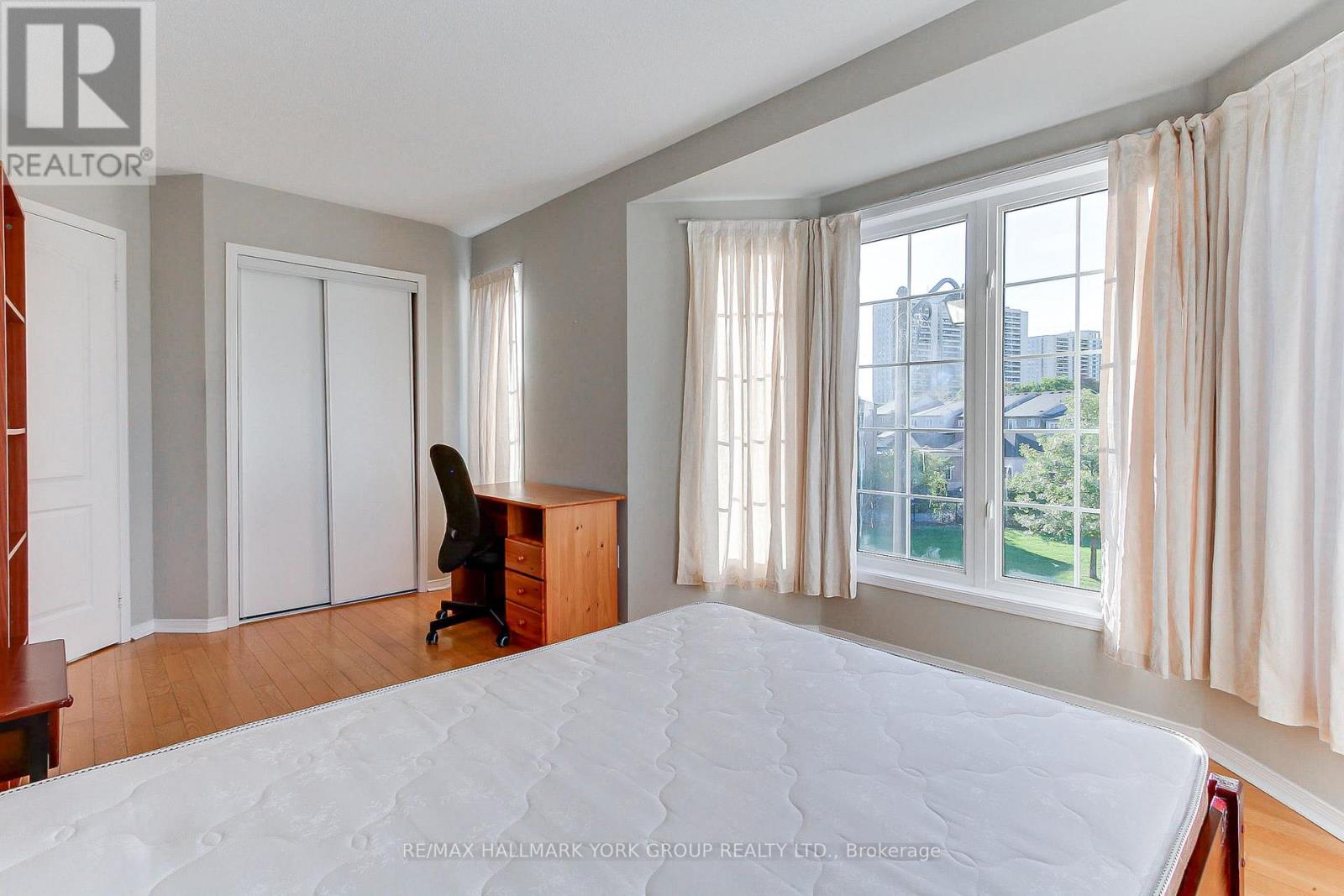 60 Delabo Drive, Toronto, Ontario  M3J 3S4 - Photo 18 - W12720680