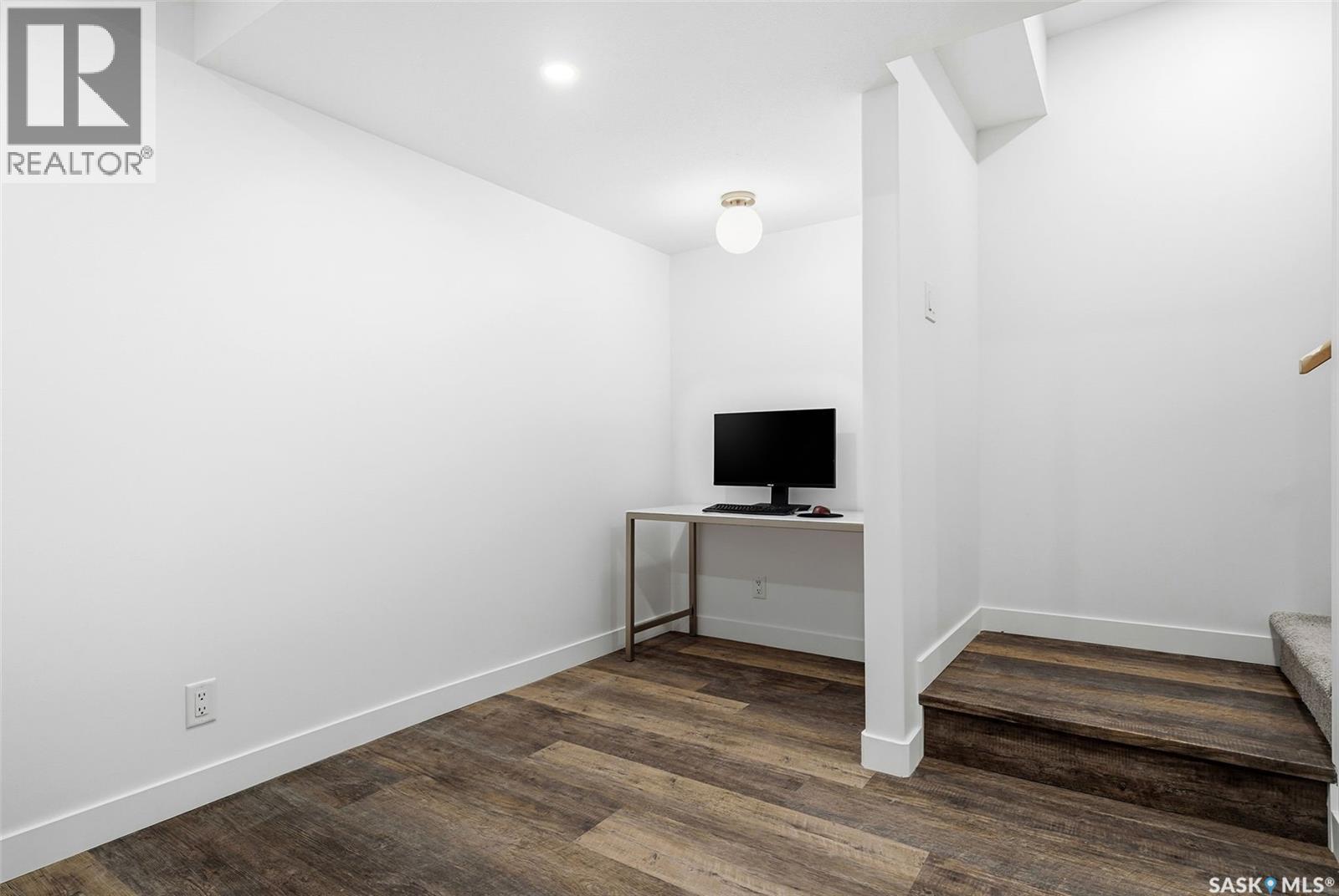 3951 James Hill Road, Regina, Saskatchewan  S4W 0N8 - Photo 32 - SK027213