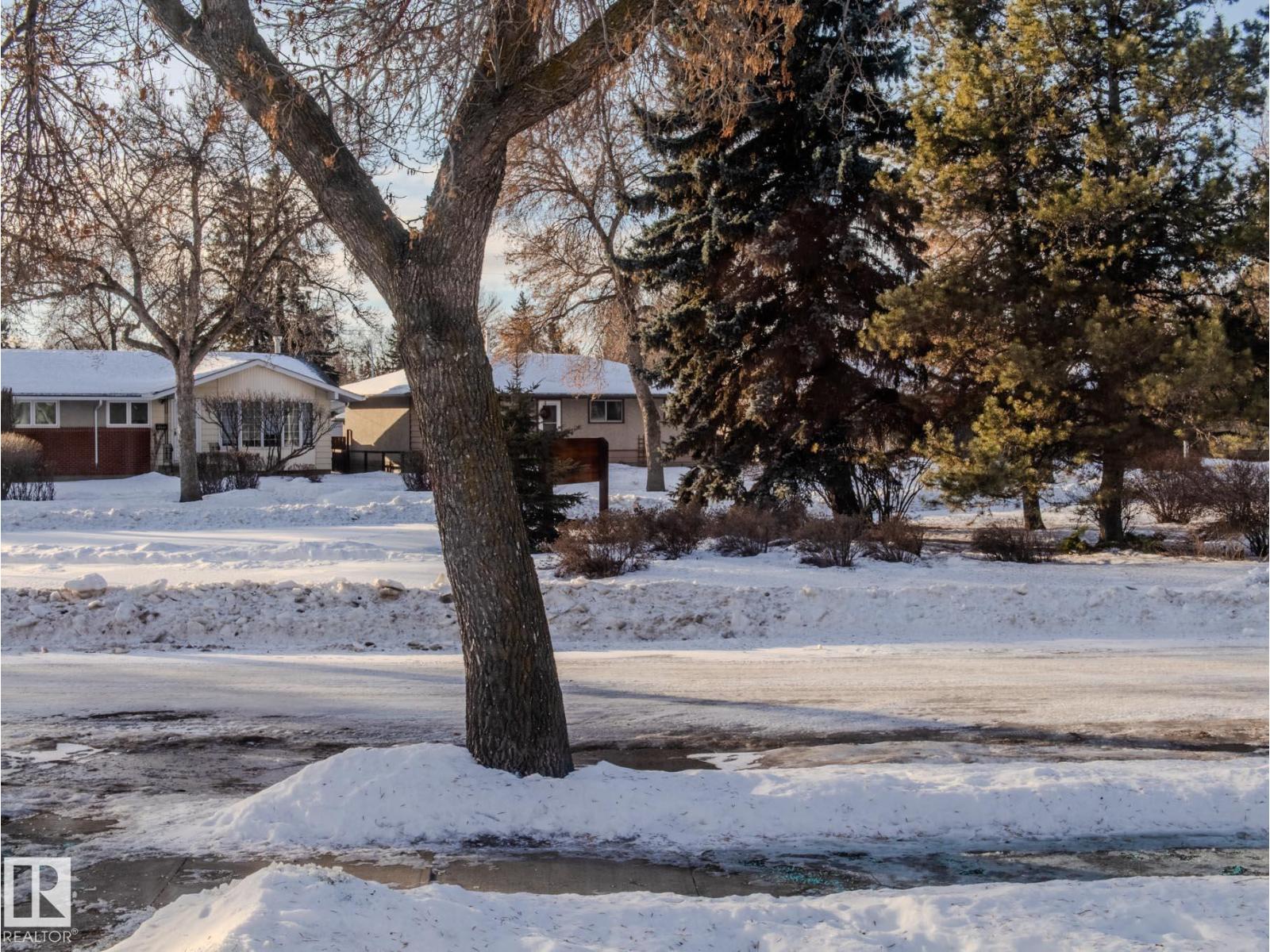 16442 104a Av Nw, Edmonton, Alberta  T5P 0T4 - Photo 2 - E4470739