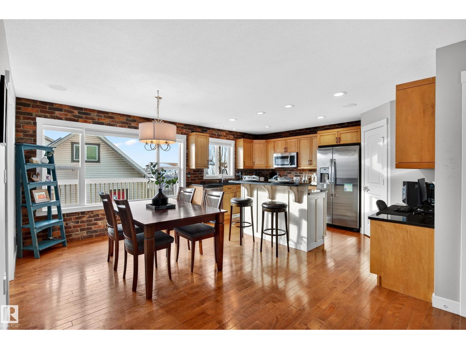 1904 TOWNE CENTRE BV NW, edmonton, Alberta