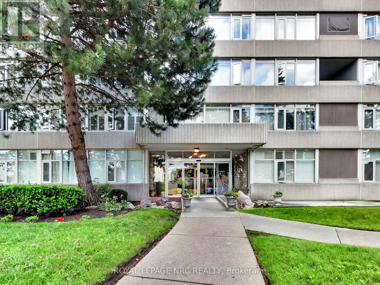 405 - 30 Harrisford Street, Hamilton, Ontario  L8K 6M9 - Photo 2 - X12720598