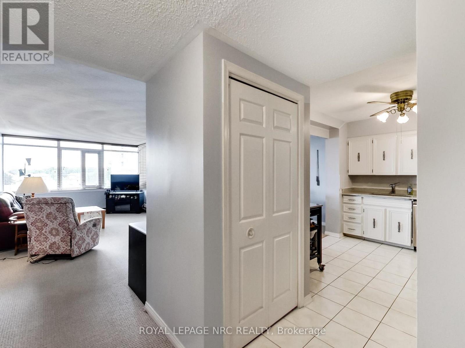 405 - 30 Harrisford Street, Hamilton, Ontario  L8K 6M9 - Photo 7 - X12720598