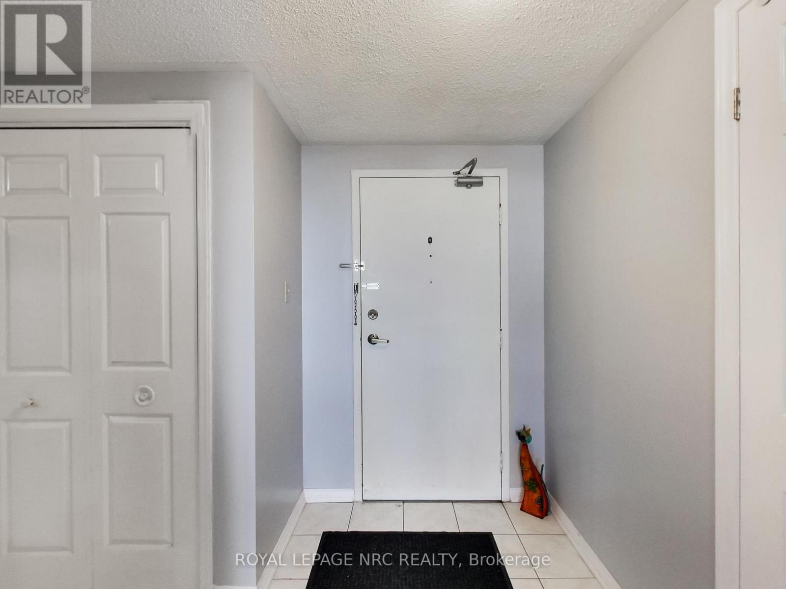 405 - 30 Harrisford Street, Hamilton, Ontario  L8K 6M9 - Photo 8 - X12720598