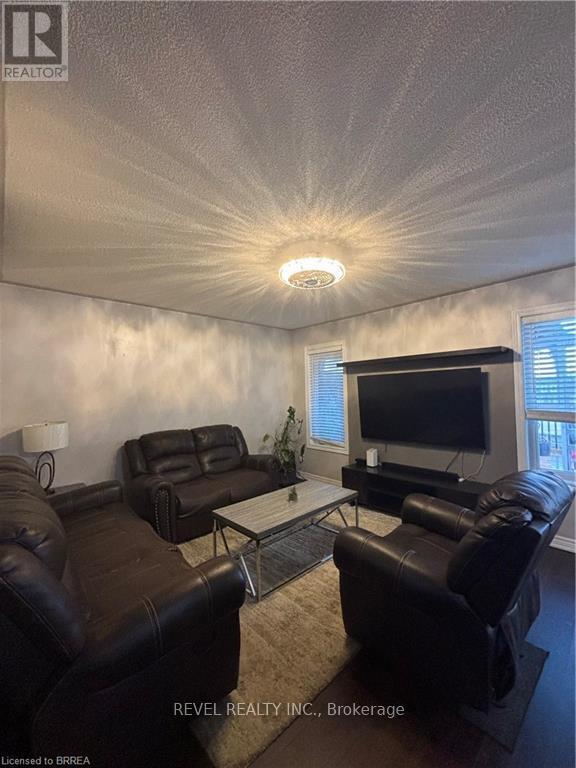 252 Berry Street, Shelburne, Ontario  L9V 3E1 - Photo 4 - X12720624