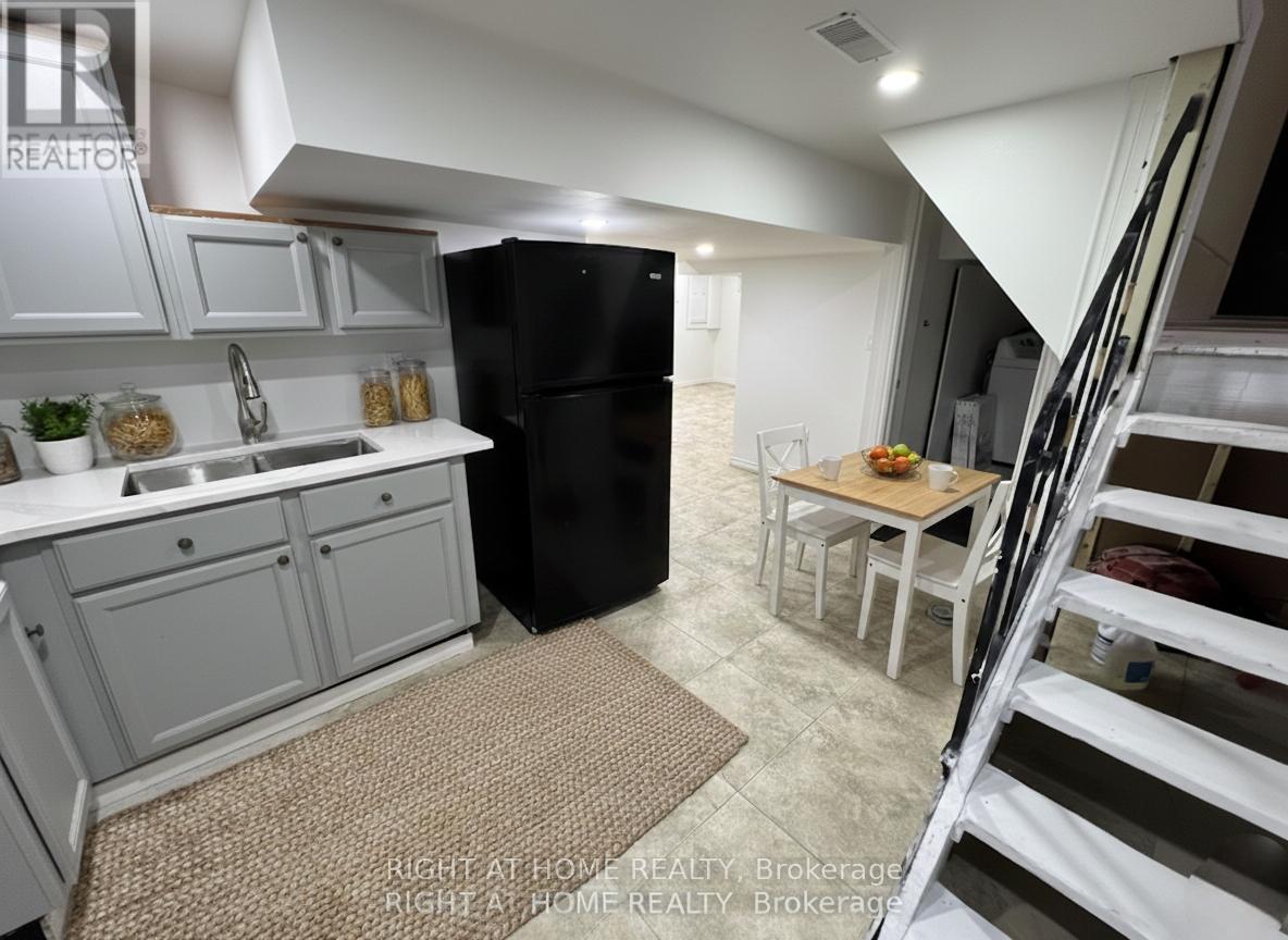 Bsmnt - 1395 Dougall Avenue, Windsor, Ontario  N8X 1R6 - Photo 4 - X12720628