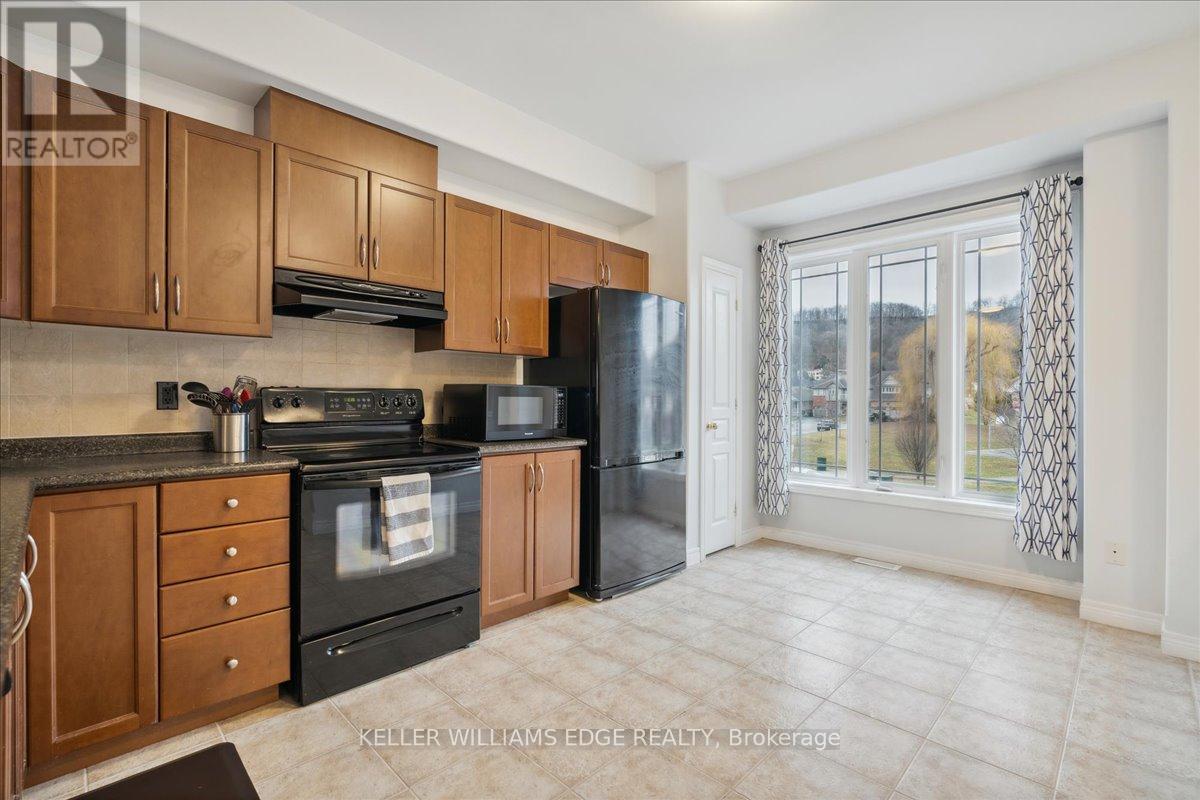 65 Willow Lane, Grimsby, Ontario  L3M 0B2 - Photo 6 - X12720688