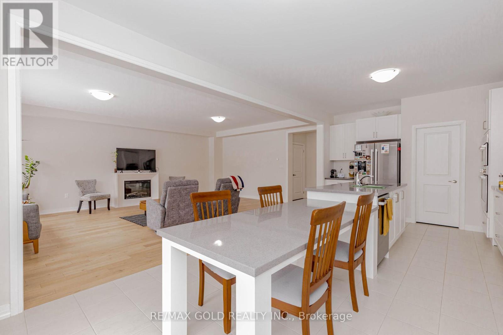 57 Arnold Circle, Brampton, Ontario  L7A 0B8 - Photo 12 - W12717334