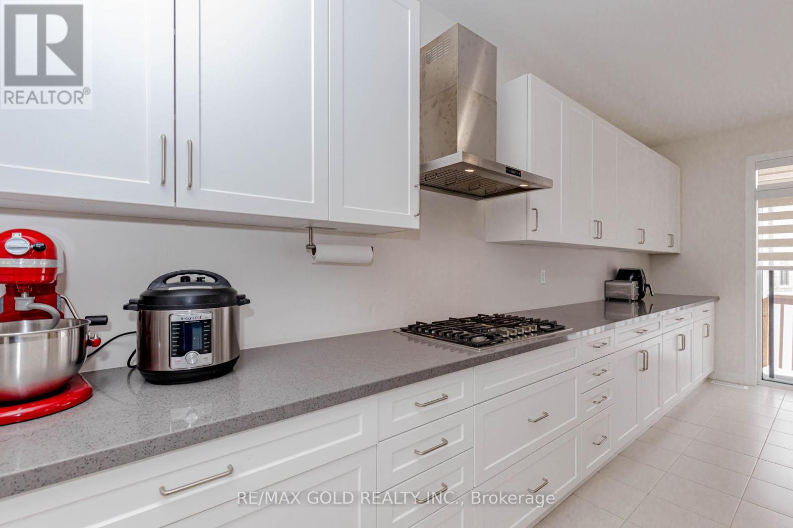 57 Arnold Circle, Brampton, Ontario  L7A 0B8 - Photo 14 - W12717334