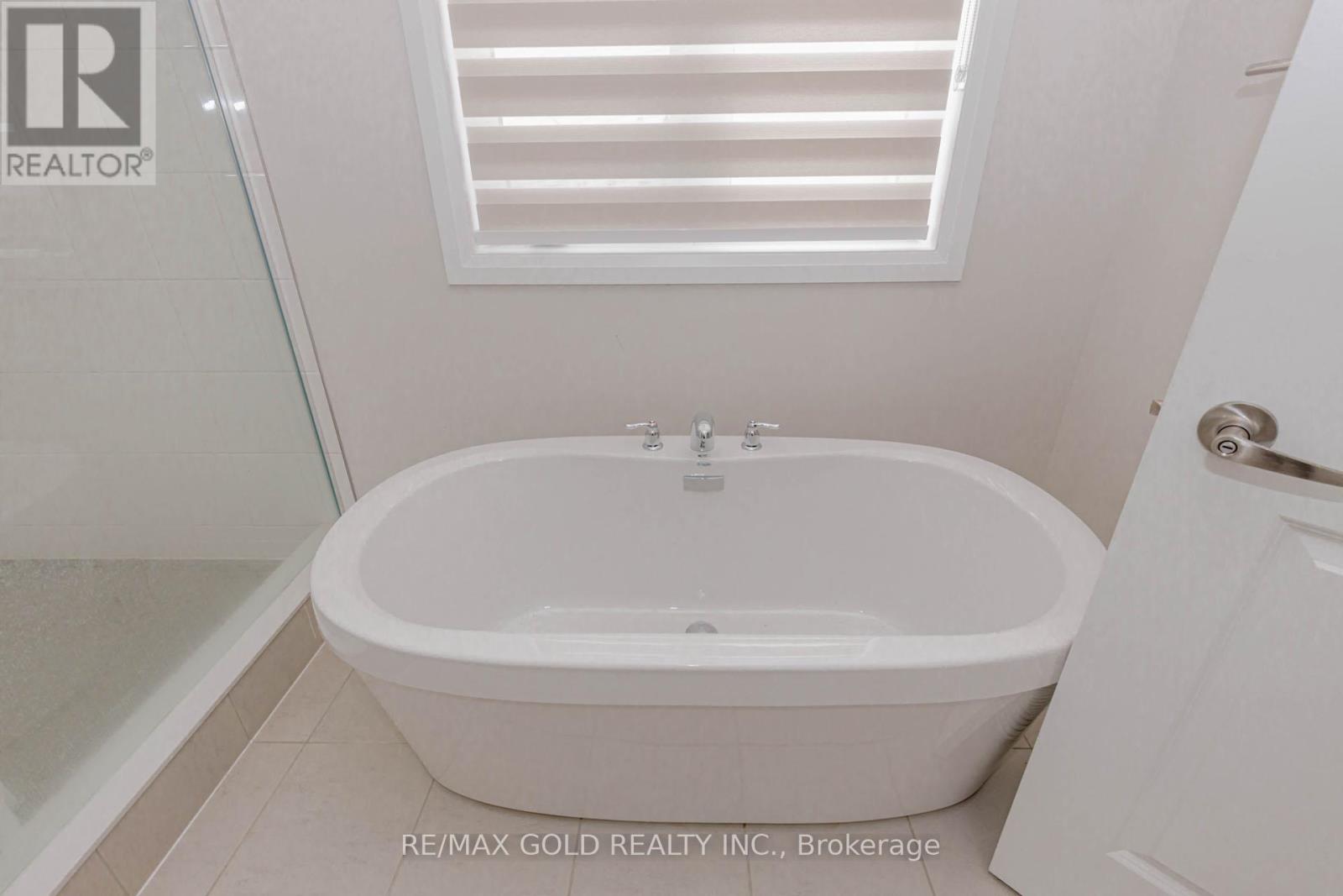 57 Arnold Circle, Brampton, Ontario  L7A 0B8 - Photo 22 - W12717334